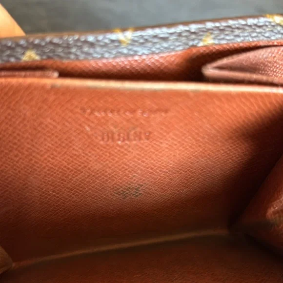 Louis Vuitton Monogram Vintage Wallet - Picture 13 of 16